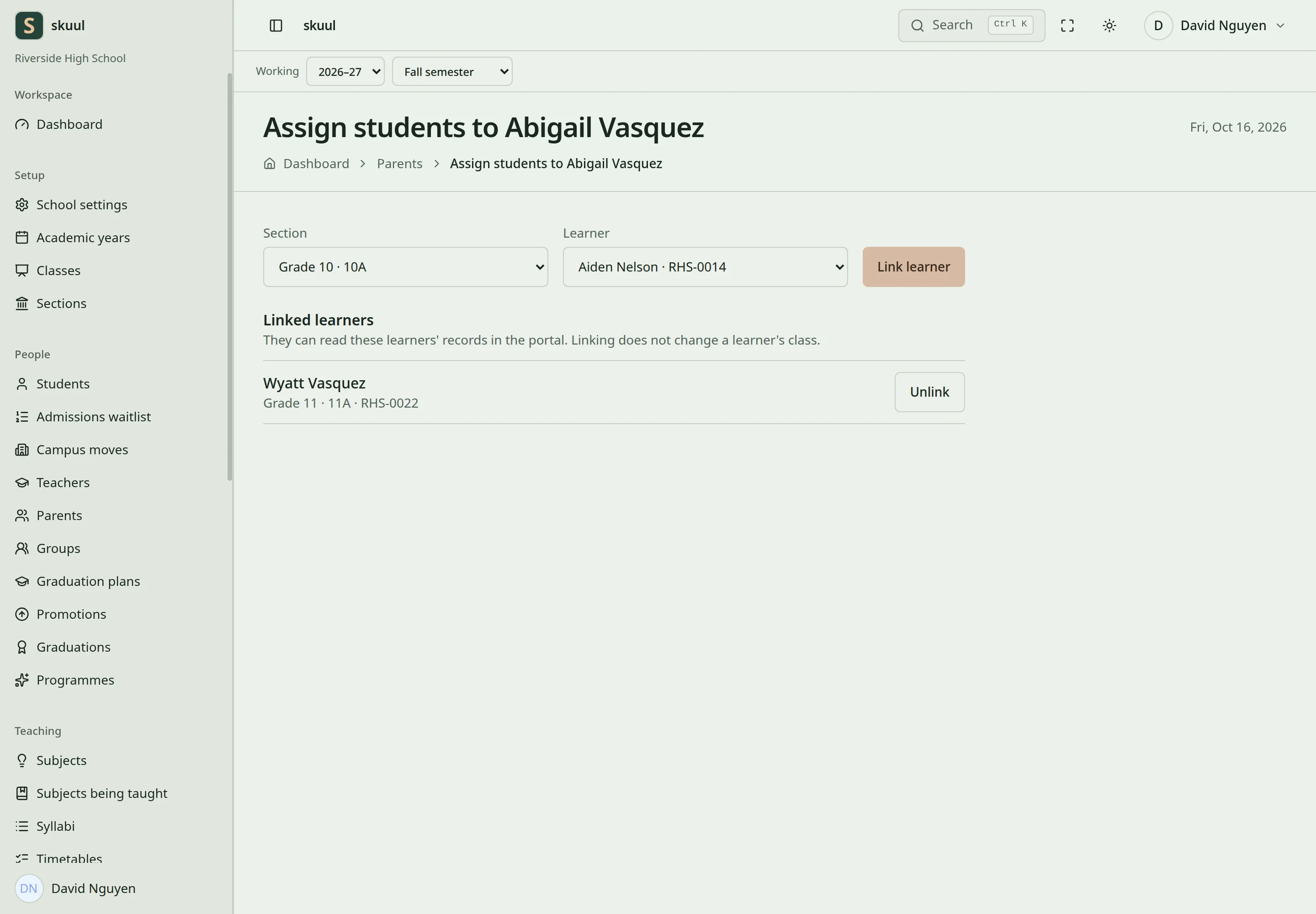 The assignment page shows Section and Learner lists, the Link learner button, and the linked learners with an Unlink button each.